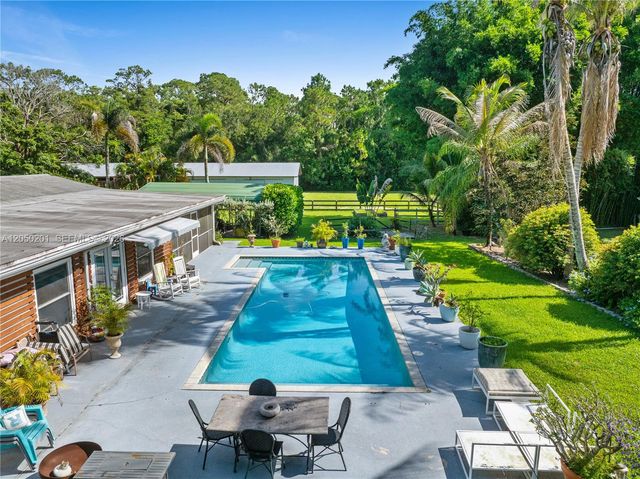 1068 D Rd, Loxahatchee, FL 33470