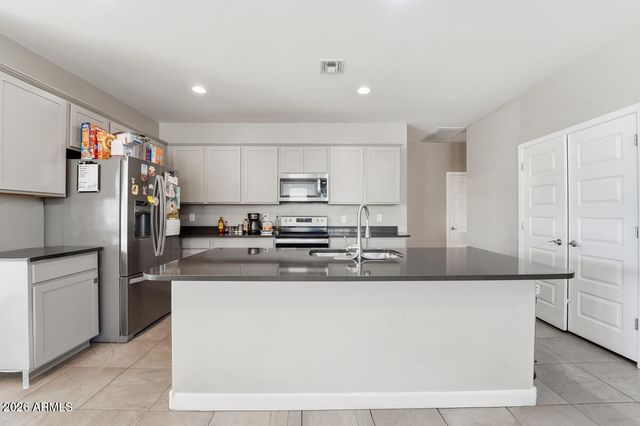 4411 W DESERT Lane, Laveen, AZ 85339