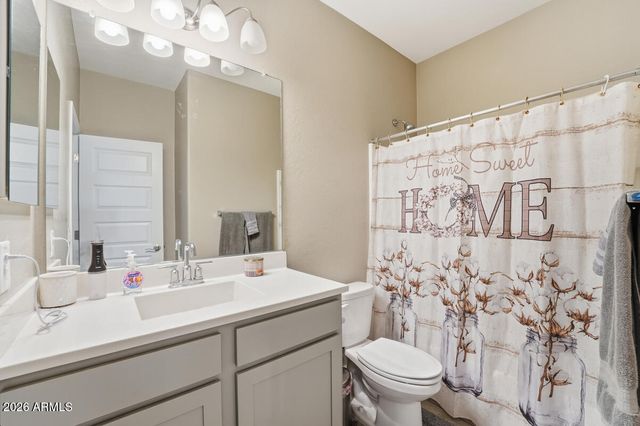 4411 W DESERT Lane, Laveen, AZ 85339