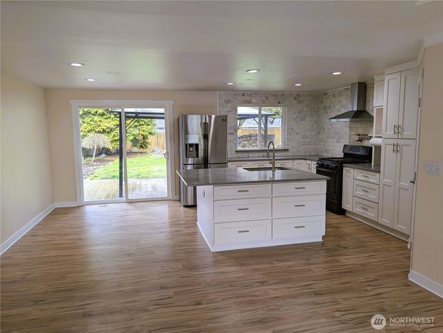 11823 150th Street Ct E, Puyallup, WA 98374