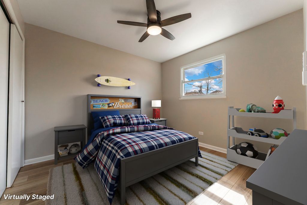 Image 17 of property listing at 646 W Babcock Avenue, Elmhurst, IL 60126