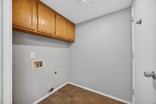 4038 Diane Dr, Antelope, CA 95843