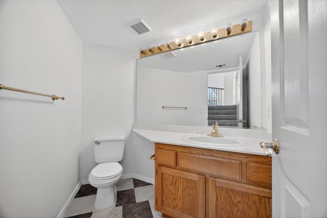 4038 Diane Dr, Antelope, CA 95843