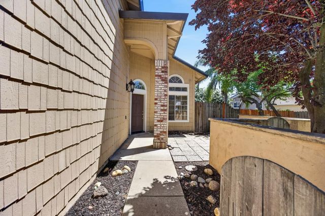 4038 Diane Dr, Antelope, CA 95843
