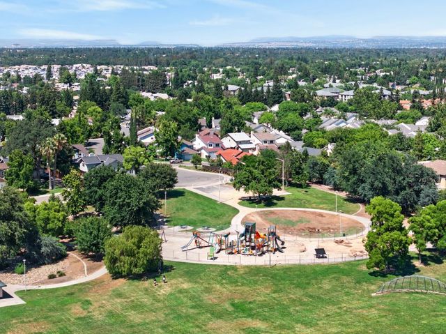 4038 Diane Dr, Antelope, CA 95843