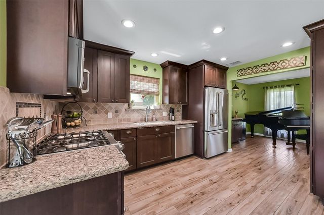 2531 Sugar Mill Drive, Sugar Land, TX 77479
