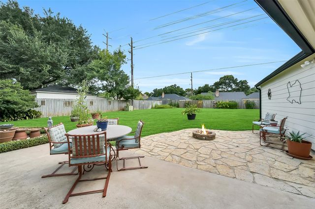 2531 Sugar Mill Drive, Sugar Land, TX 77479