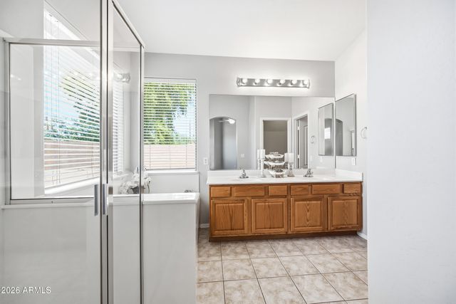 4200 E AUGUSTA Avenue, Chandler, AZ 85249