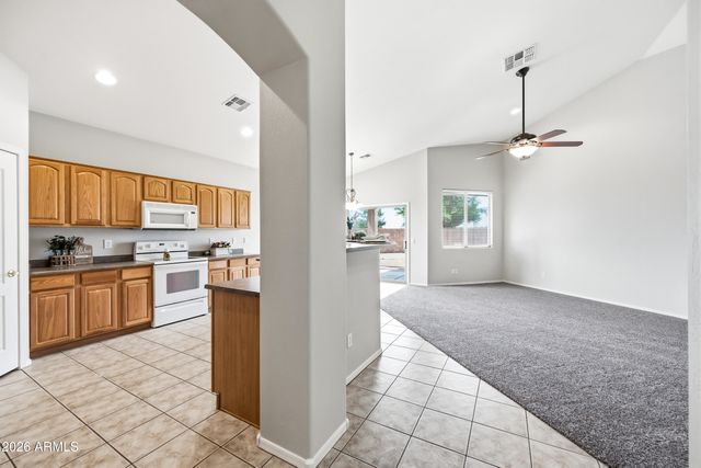 4200 E AUGUSTA Avenue, Chandler, AZ 85249