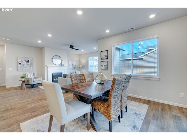 116 Ne 19TH Ave, Canby, OR 97013