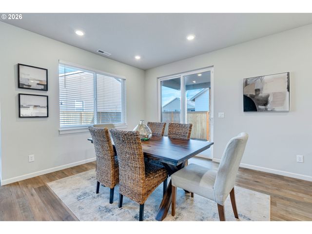 116 Ne 19TH Ave, Canby, OR 97013