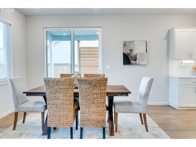 116 Ne 19TH Ave, Canby, OR 97013