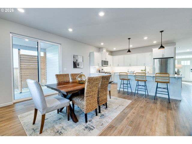 116 Ne 19TH Ave, Canby, OR 97013