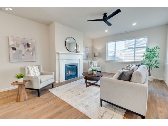 116 Ne 19TH Ave, Canby, OR 97013