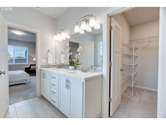 116 Ne 19TH Ave, Canby, OR 97013