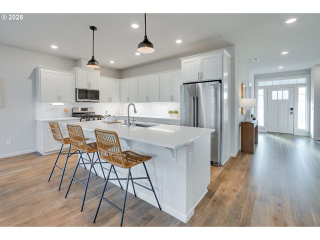 116 Ne 19TH Ave, Canby, OR 97013