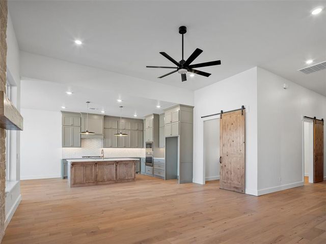 9225 SW 90th Street, Mustang, OK 73064