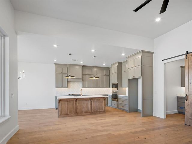 9225 SW 90th Street, Mustang, OK 73064