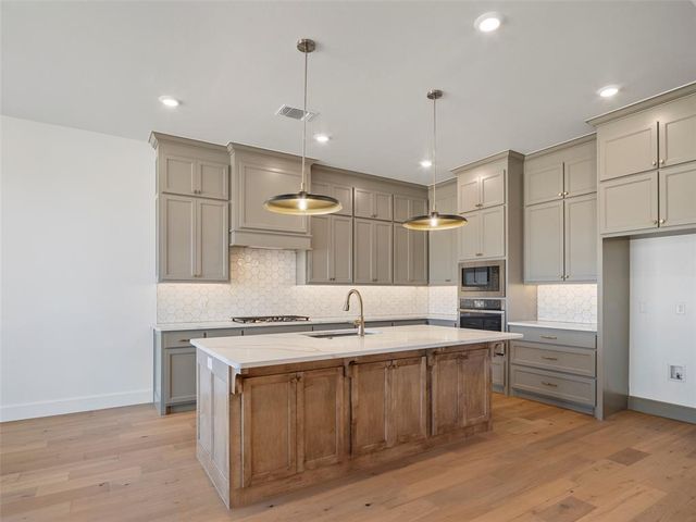 9225 SW 90th Street, Mustang, OK 73064