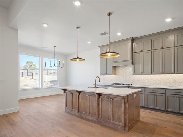 9225 SW 90th Street, Mustang, OK 73064
