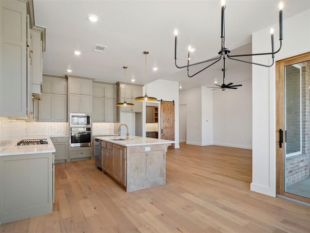 9225 SW 90th Street, Mustang, OK 73064