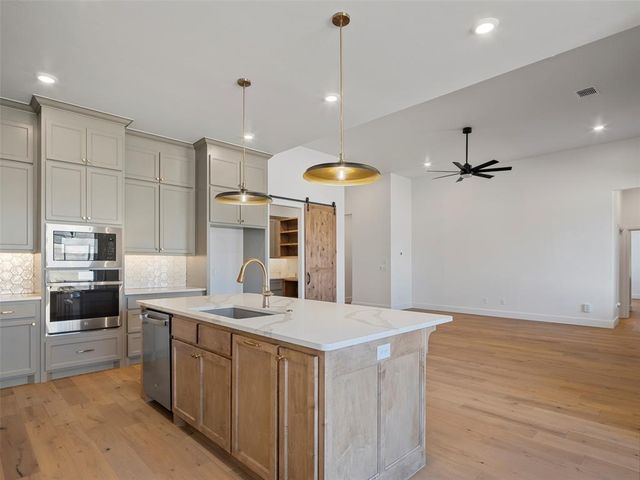 9225 SW 90th Street, Mustang, OK 73064