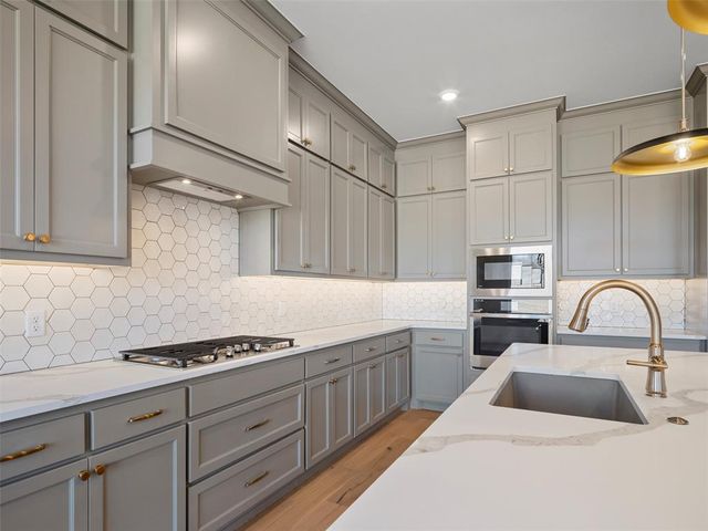 9225 SW 90th Street, Mustang, OK 73064