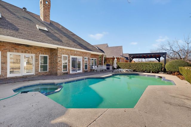 2648 Brookside Drive, Irving, TX 75063