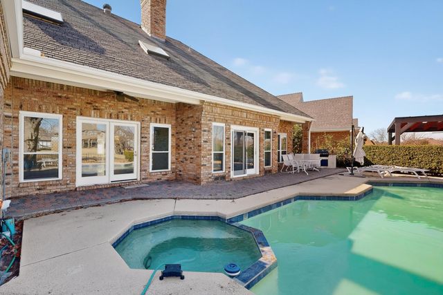 2648 Brookside Drive, Irving, TX 75063