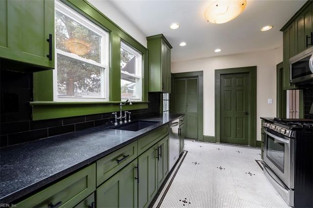 1601 A ST, Portsmouth, VA 23704