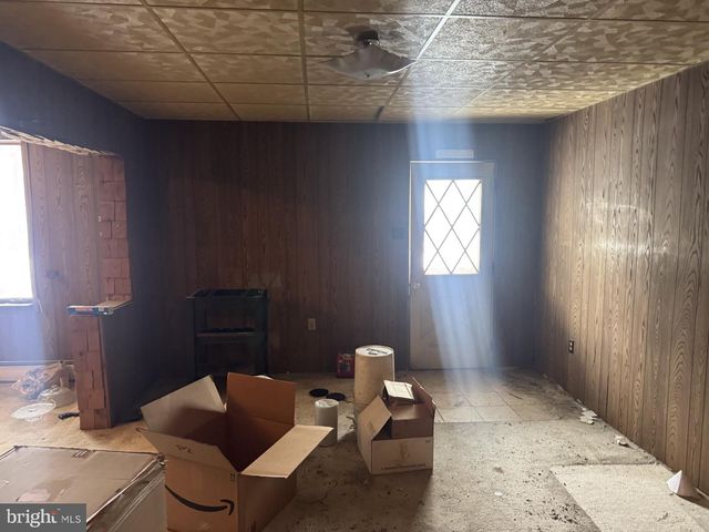 1322 E PINE ST, Mahanoy City, PA 17948