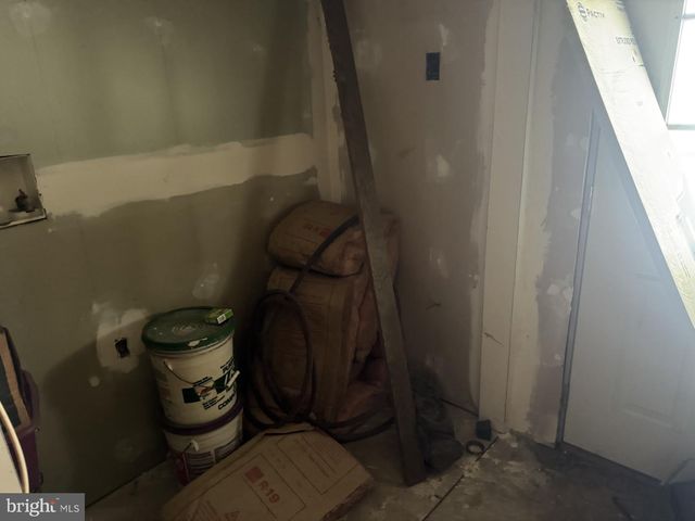 1322 E PINE ST, Mahanoy City, PA 17948