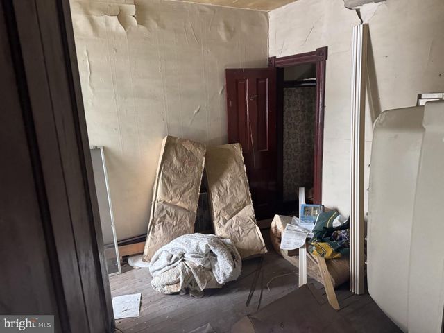 1322 E PINE ST, Mahanoy City, PA 17948