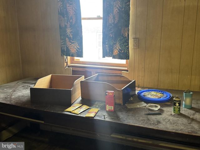 1322 E PINE ST, Mahanoy City, PA 17948