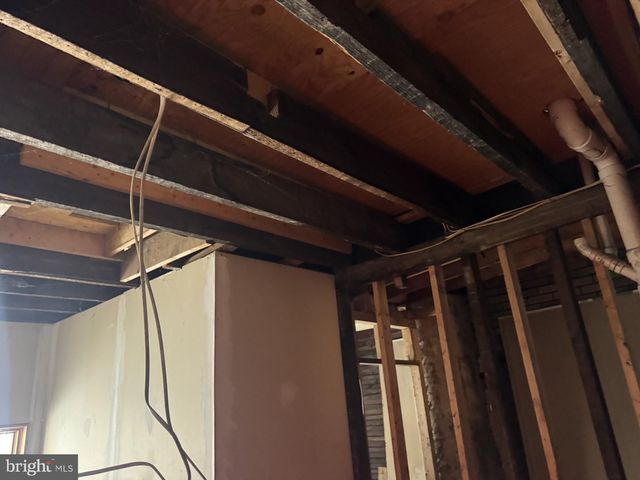 1322 E PINE ST, Mahanoy City, PA 17948