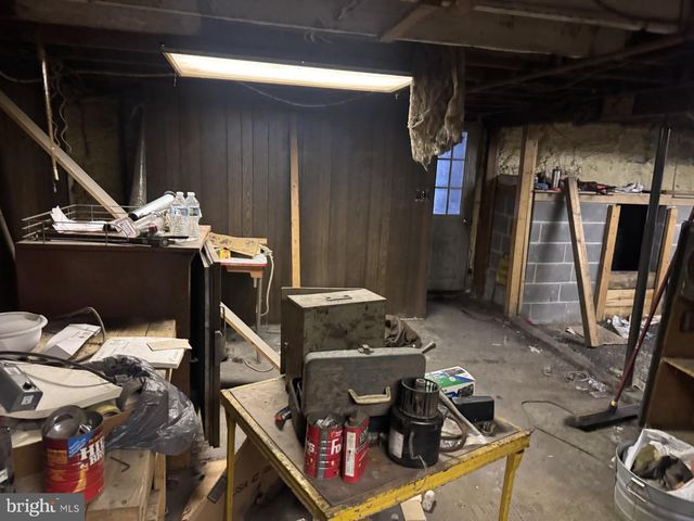 1322 E PINE ST, Mahanoy City, PA 17948