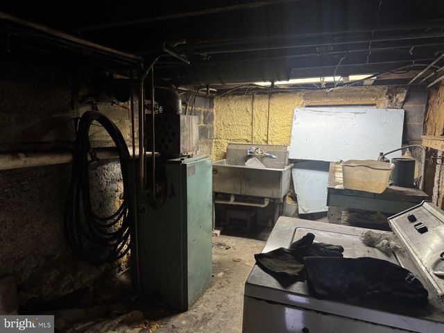 1322 E PINE ST, Mahanoy City, PA 17948