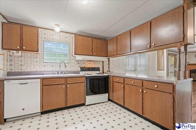 3625 Summertree Dr., Florence, SC 29506