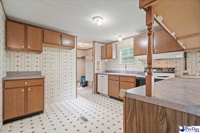 3625 Summertree Dr., Florence, SC 29506