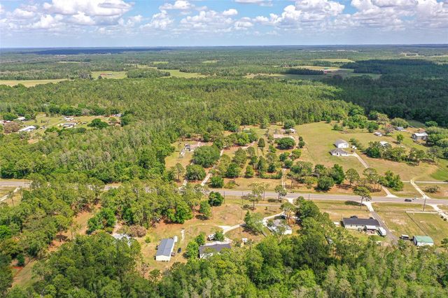 17822 COMMONWEALTH AVENUE N, Polk City, FL 33868
