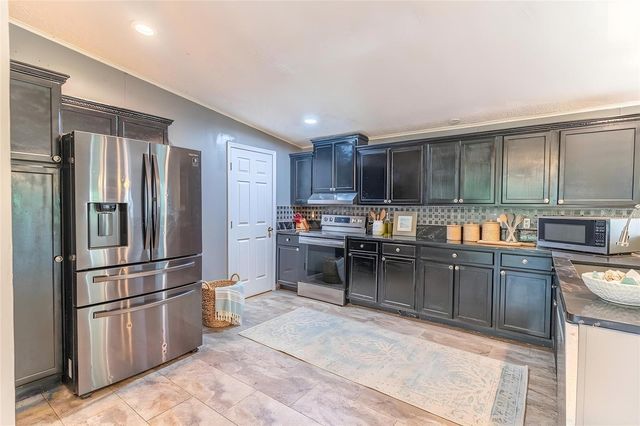 17822 COMMONWEALTH AVENUE N, Polk City, FL 33868