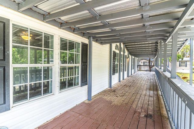 17822 COMMONWEALTH AVENUE N, Polk City, FL 33868