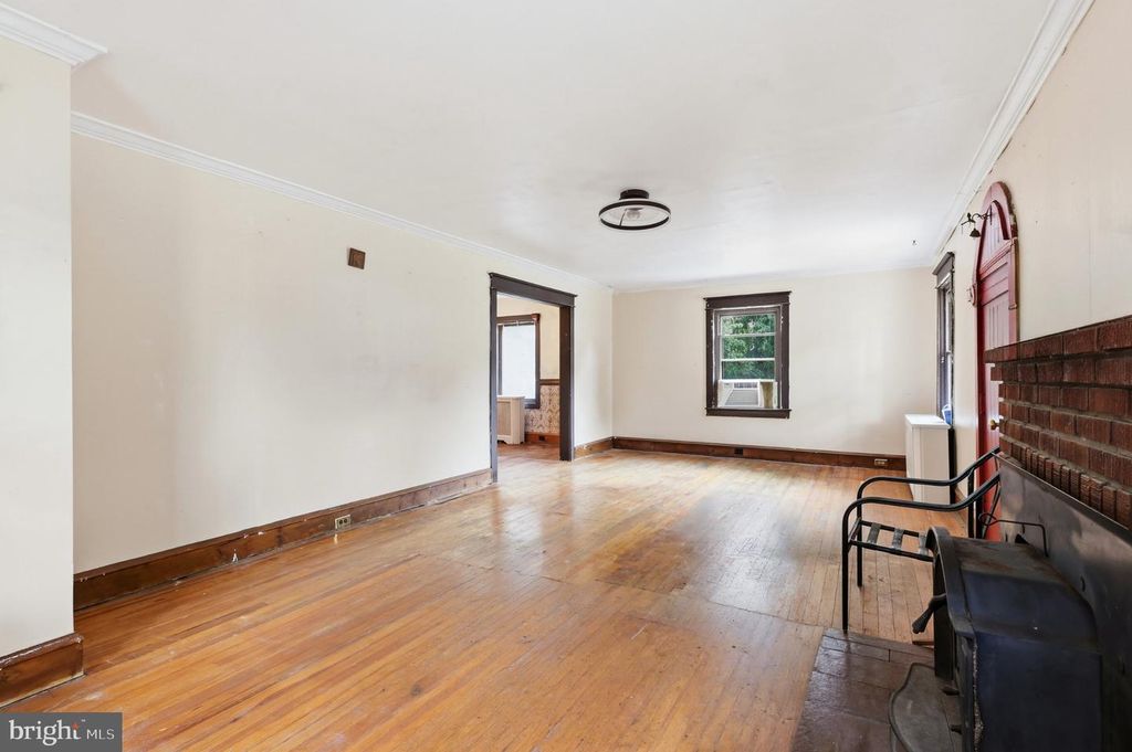 146 W BARBER AVE, WOODBURY, NJ 08096 — photo 5
