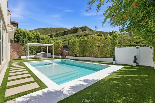 24364 W Clear Creek, West Hills, CA 91304