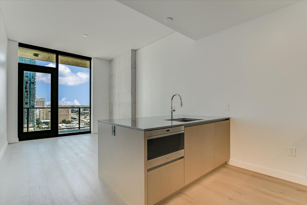 610 Davis ST 1810, Austin, TX 78701