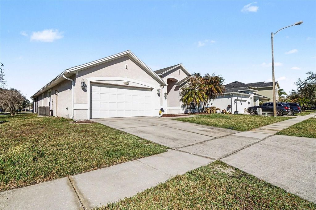 Image 2 of property listing at 2716 WORTHAM LANE, Kissimmee, FL 34744