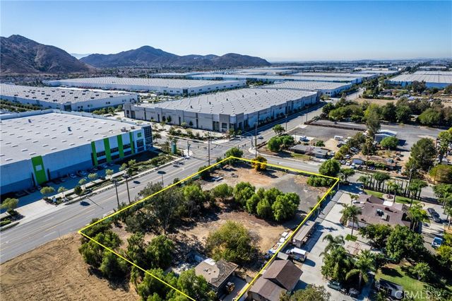 10899 Oleander Avenue, Fontana, CA 92335
