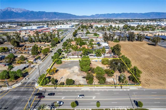 10899 Oleander Avenue, Fontana, CA 92335