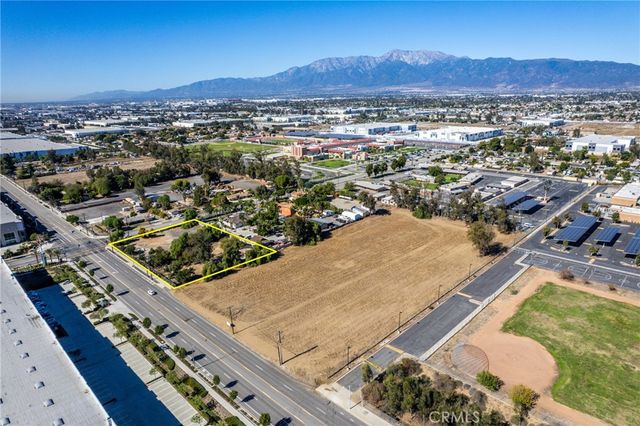 10899 Oleander Avenue, Fontana, CA 92335