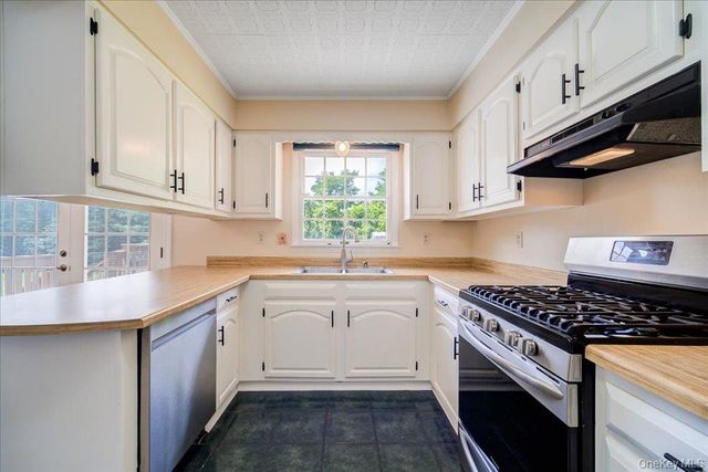 207 Butter Hill Drive, New Windsor, NY 12553